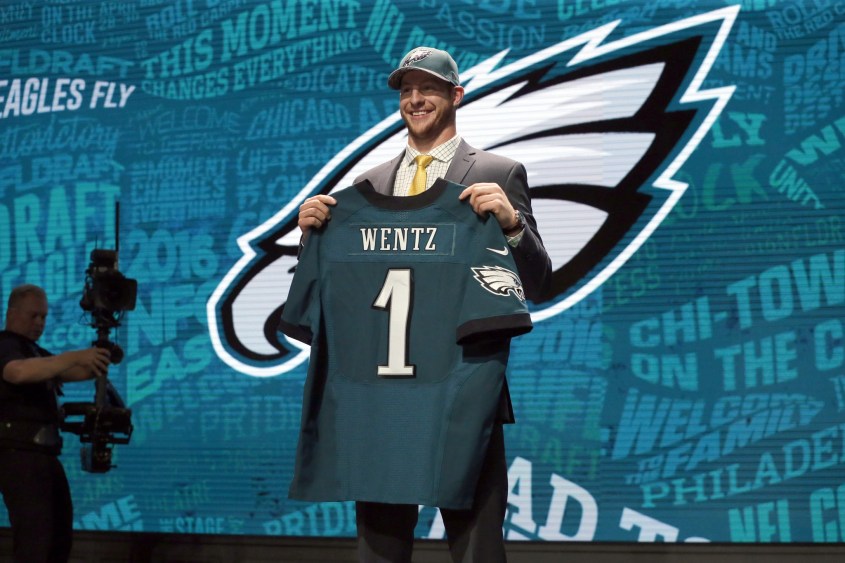 carson-wentz-roger-goodell-5e47599c2c4af98f